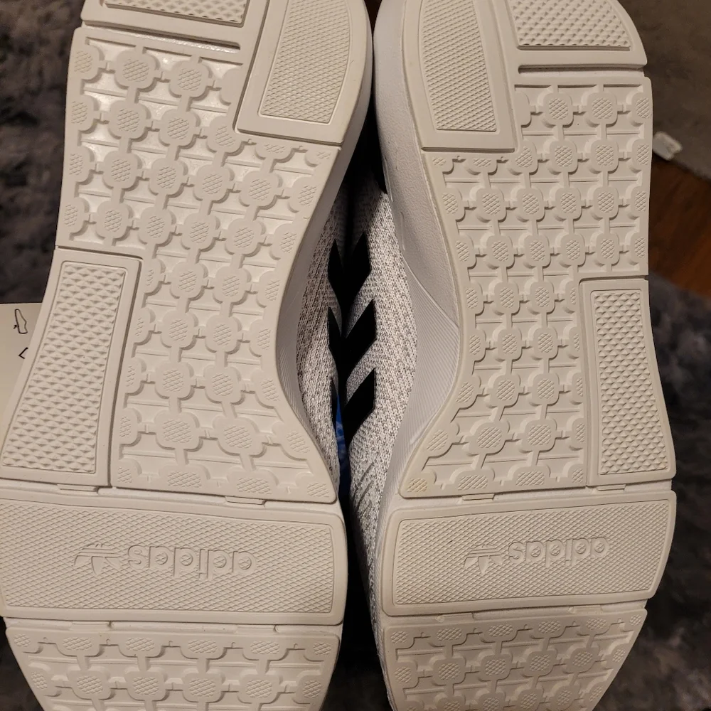 New Adidas swift Run 22w sneakers size 8 - Picture 4 of 7